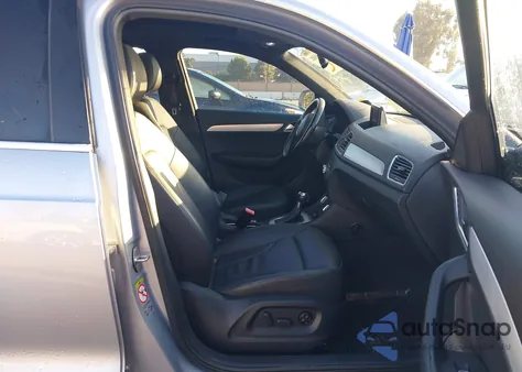 2015 Audi Q3 2.0T Premium Plus z USA, uszkodzony, nr VIN WA1EFCFS5FR012125